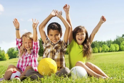 کودکان شادتر و سالم تر با دوری از صفحات نمایشگر